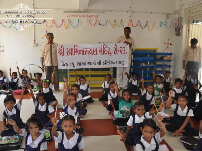 Pen Distribution at Kolavada School