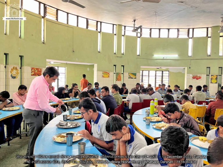 Seva Satkaryo - Amdavad Andhjan Mandal Bhojan